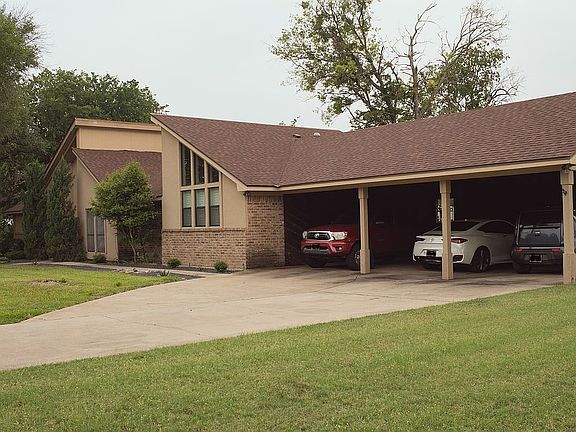 2nd image of 319 Bluebonnet Cir