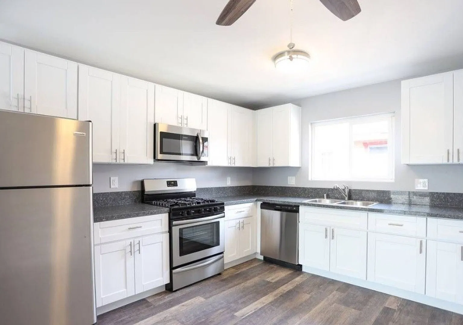 Updated 2 Bed 1 Bath Near SDSU — Photo 2