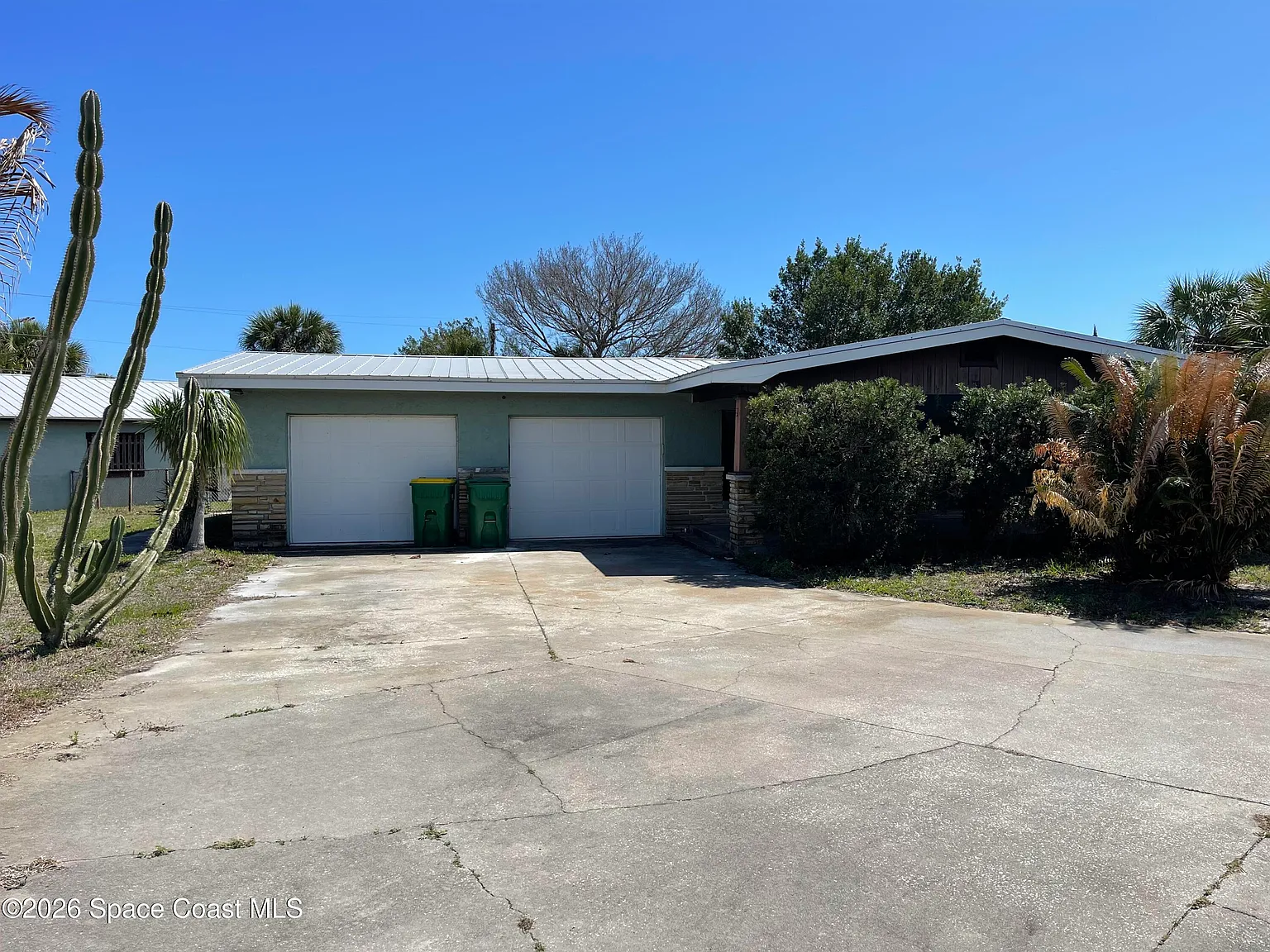 3 bed, 1.0 bath, 1269 sqft, $1,600 — Photo 2