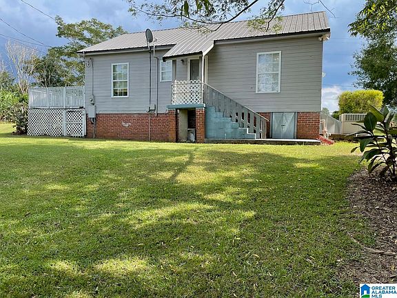 3rd image of 405 3rd St SE