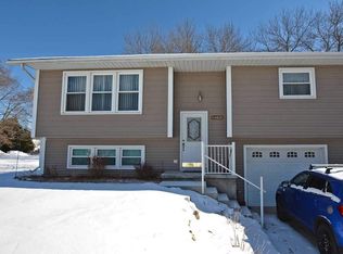 448 A Connie St, Cottage Grove, WI 53527