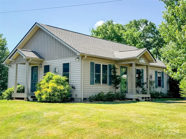 12 Morse Dr, Asheville, NC 28806