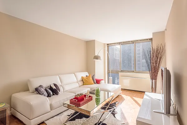 Rented by Chelsea Tower | media 10