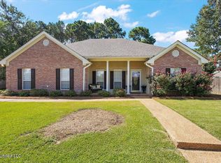 205 Stonebriar Ln, Brandon, MS 39042