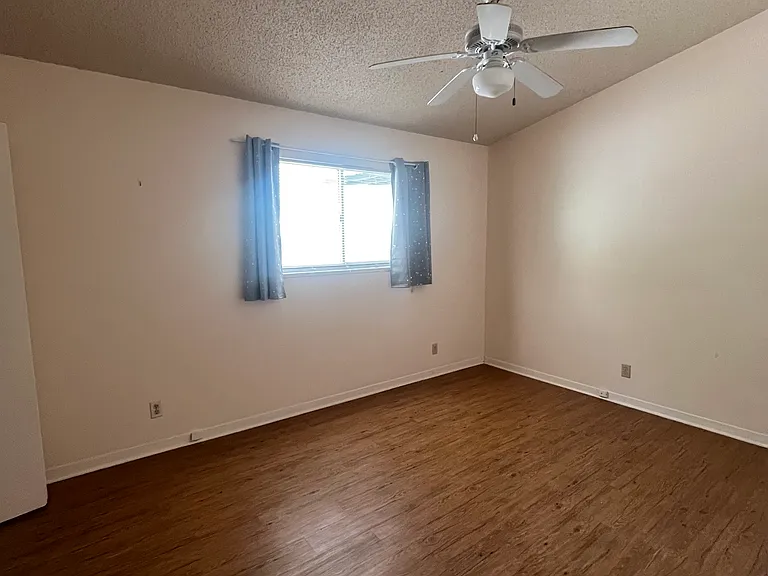 208 E 31st St #5 — Photo 13