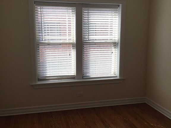 3rd image of 3822 N Sheffield Ave #2W