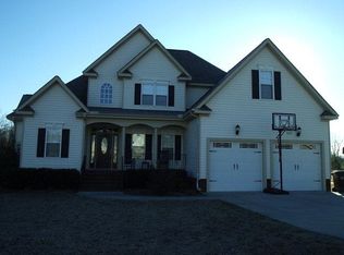 210 Maddux Dr, Pikeville, NC 27863