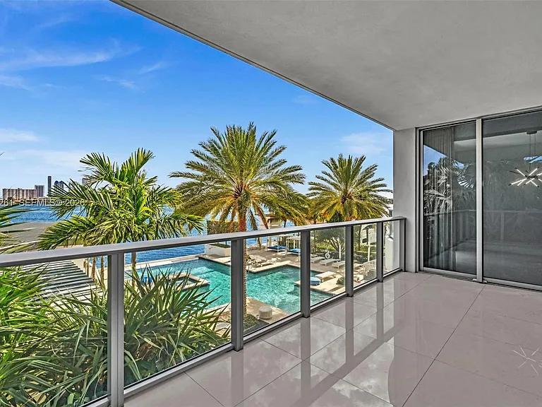 17301 Biscayne Blvd #210 — Photo 26
