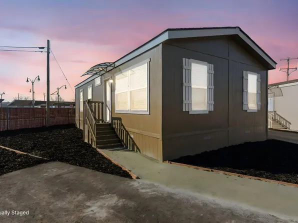 317 Moffat Blvd #21, Manteca, CA 95336