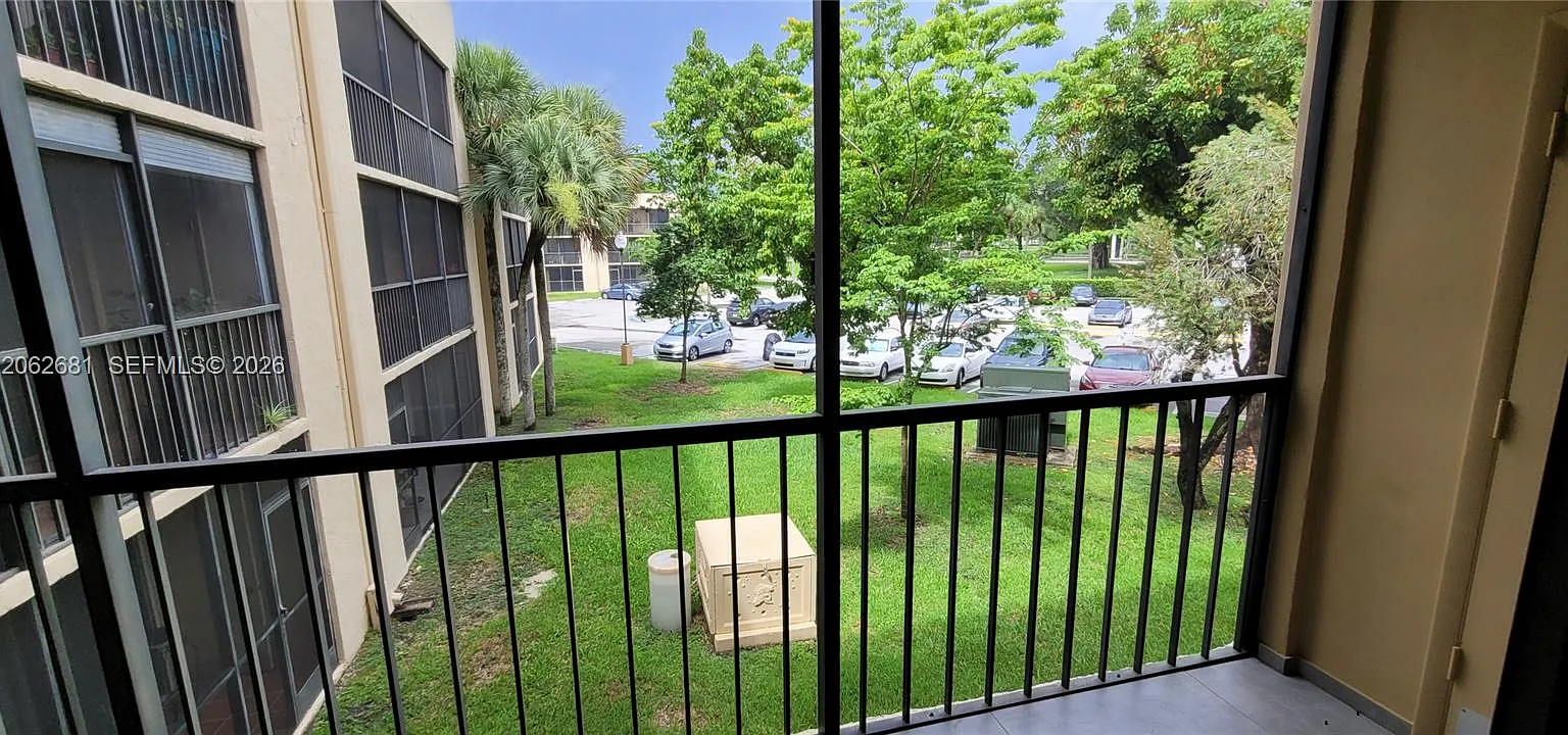 The Horizons Condo #6 — Photo 1