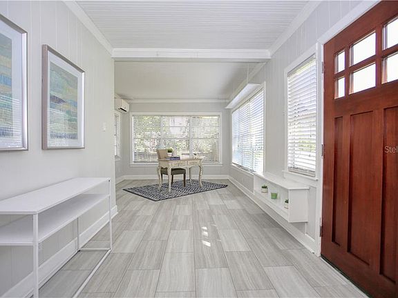 3rd image of 208 W 17th St