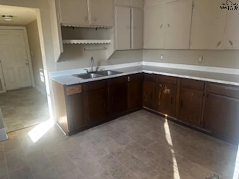 1638 Lucile Ave — Photo 3