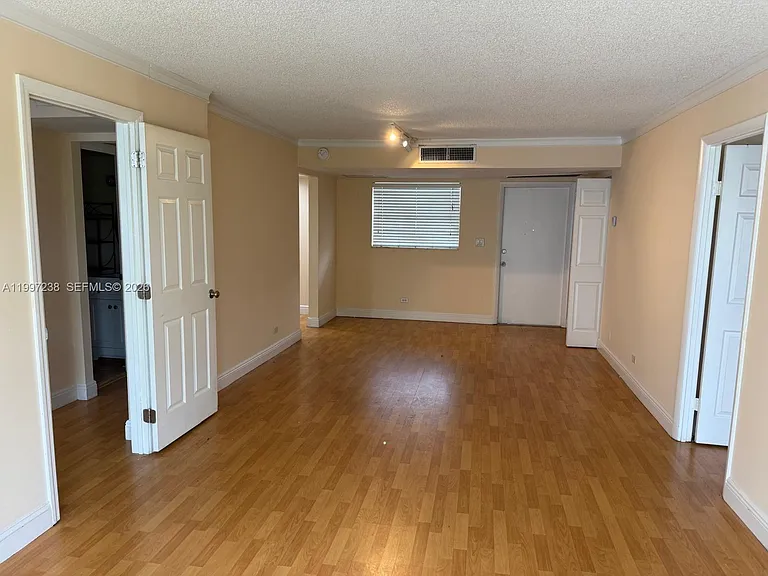 447 NE 195th St #309 — Photo 4