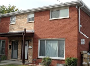 213 Linn Ct APT D, North Aurora, IL 60542