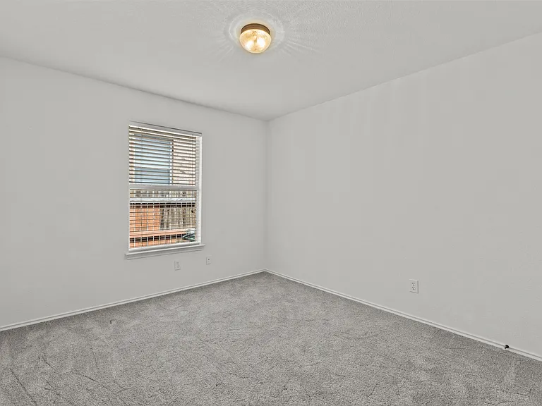 6623 Kirk Ln — Photo 11