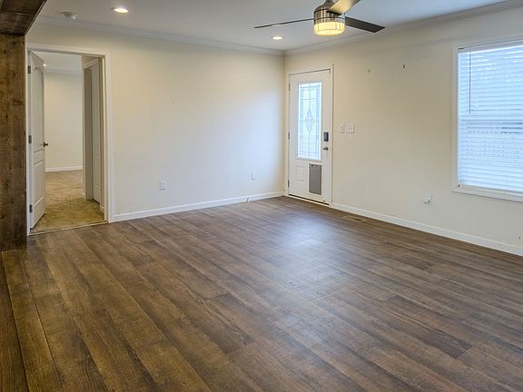 4th image of 218 Lindy Dr