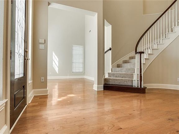 3rd image of 7410 Primrose Dr