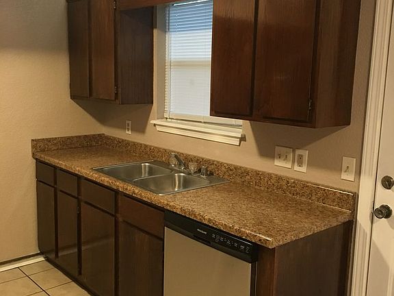 4th image of 1023-1057 W Eagle St #1023
