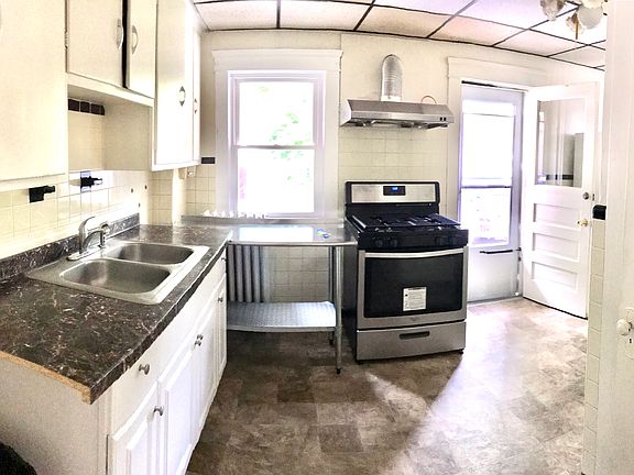 2nd image of 2261 Grandview Ave #1