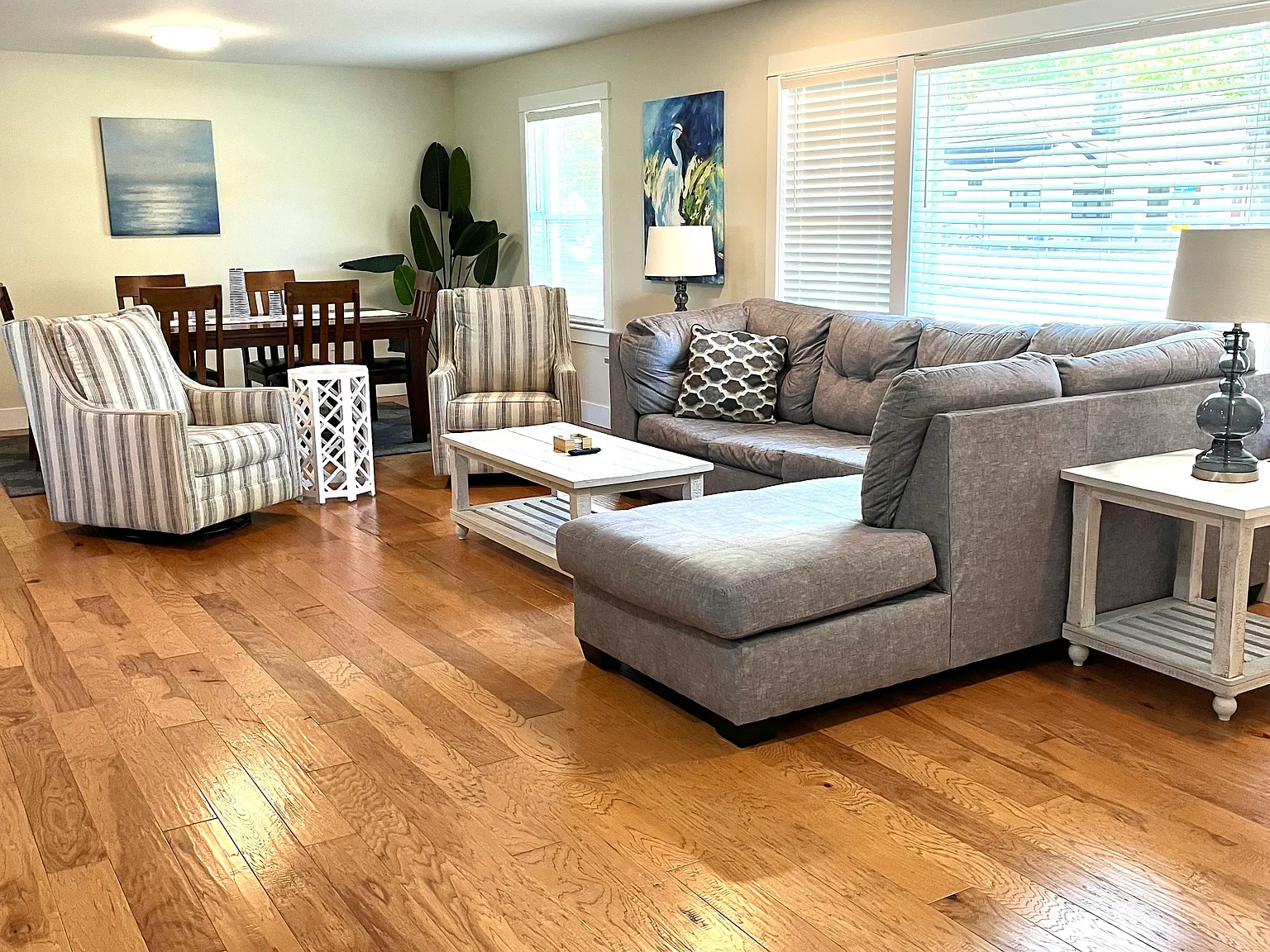 4 bed, 3001 sqft, $2,500 — Photo 4