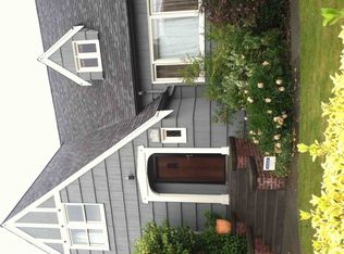 7510 12th Ave NE, Seattle, WA 98115