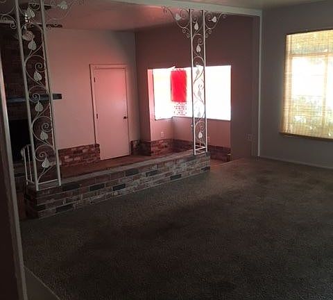 2nd image of 3142 E Weldon Ave