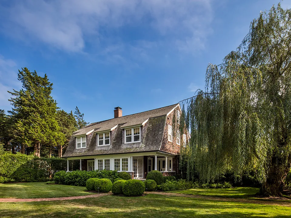 47 Huntting Ln