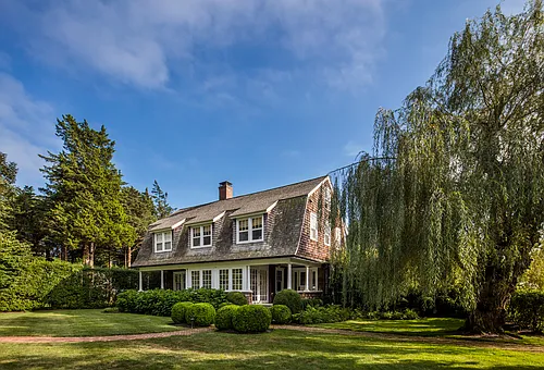 47 Huntting Ln Photo 1
