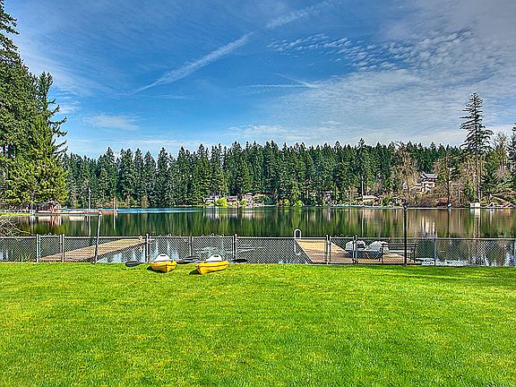 3rd image of 25740 W Lake Wilderness Dr SE