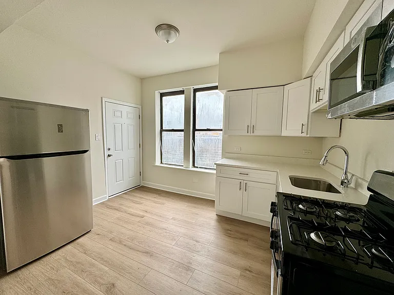 908 S Loomis St #4R — Photo 2
