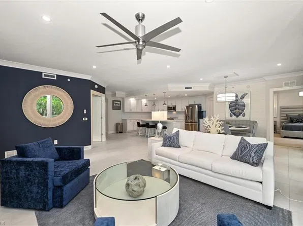172 Indies DR E #102, NAPLES, FL 34114