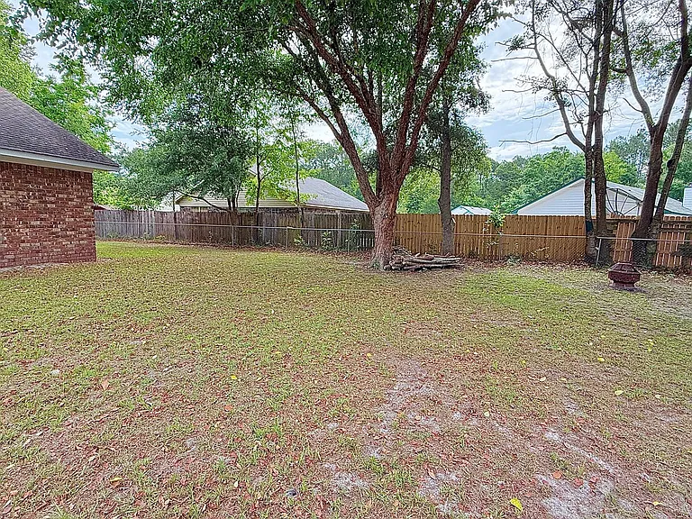 1233 Riyadh Rd — Photo 30