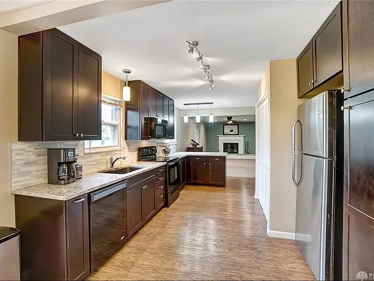 2108 N Fairfield Rd — Photo 8