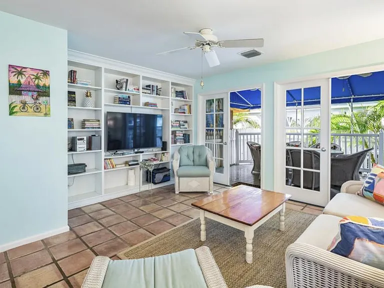 Living area alt. view