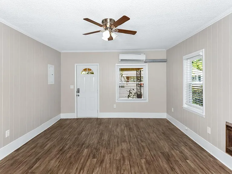 512 Oshaughnessy Ave NE #A — Photo 11