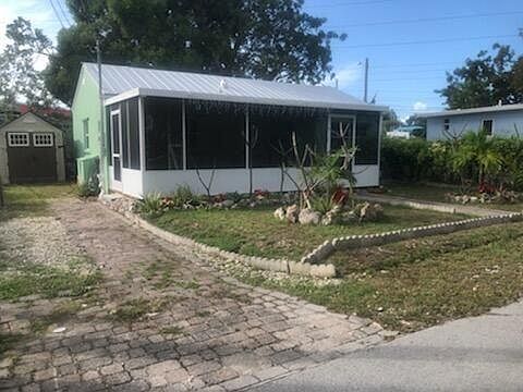 2nd image of 105 Poinciana Dr