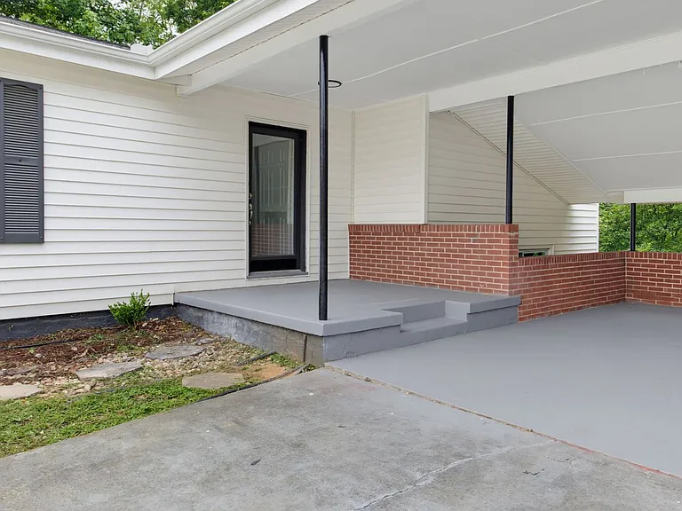 3051 Highland Dr SE — Photo 4