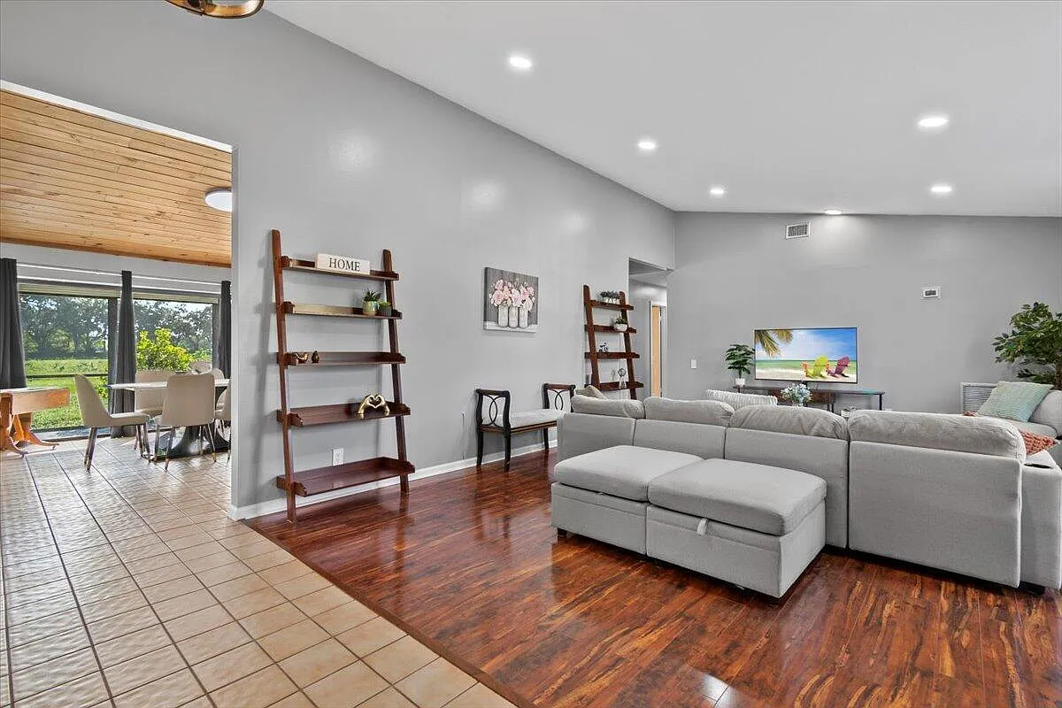 3 bed, 2.0 bath, 1848 sqft, $5,500 — Photo 4