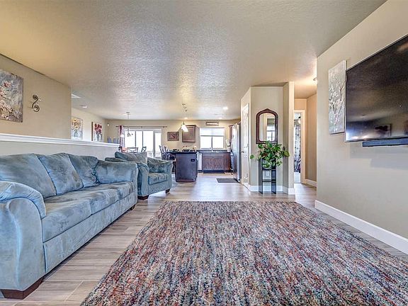 2nd image of 5814 Belmont Dr