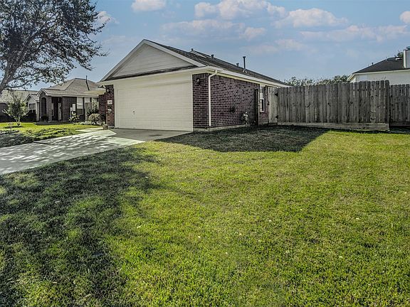 3rd image of 1873 Redwood Ln