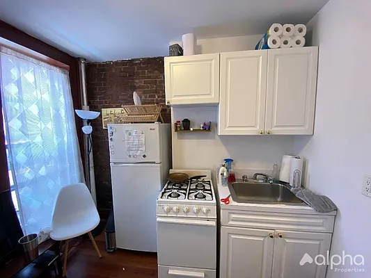 Rented by Alpha Properties NYC I LLC | media 24