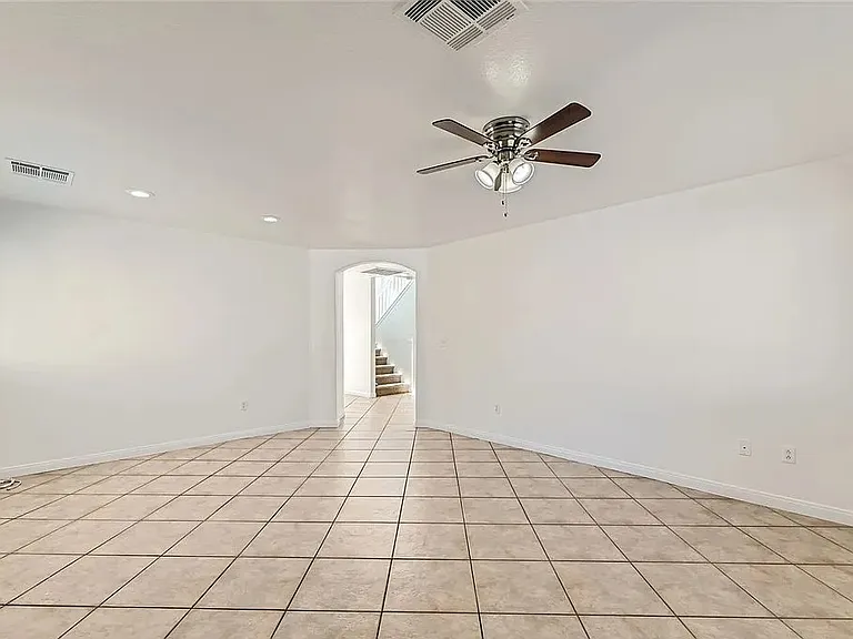 5849 Old English Ct — Photo 5