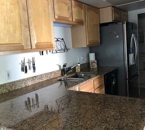 Kitchen with dishwasher