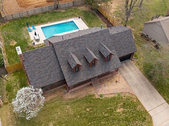 2nd image of 4072 E Linwood Street