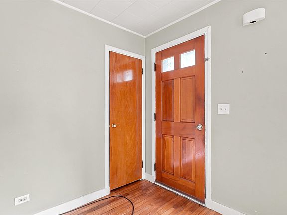 4th image of 25 Kendall Avenue