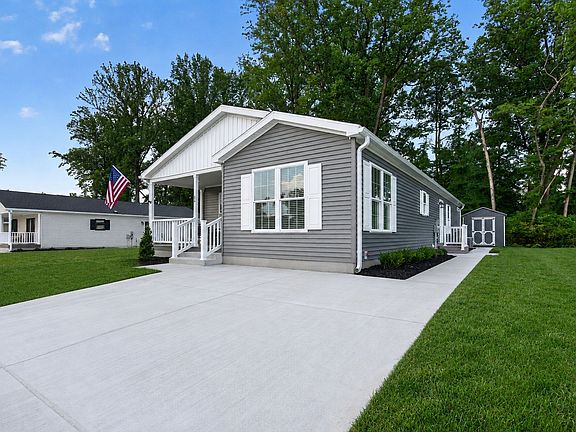 Exterior Image-3-Ritz-Craft Cinnamon Woods