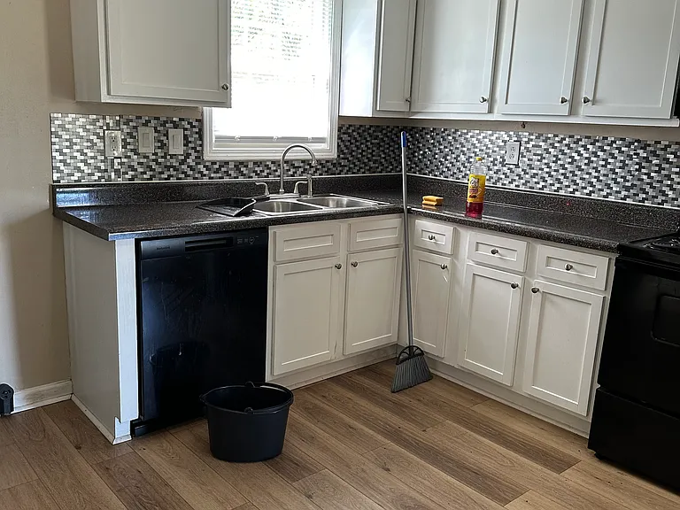5167 Fairley Rd — Photo 16