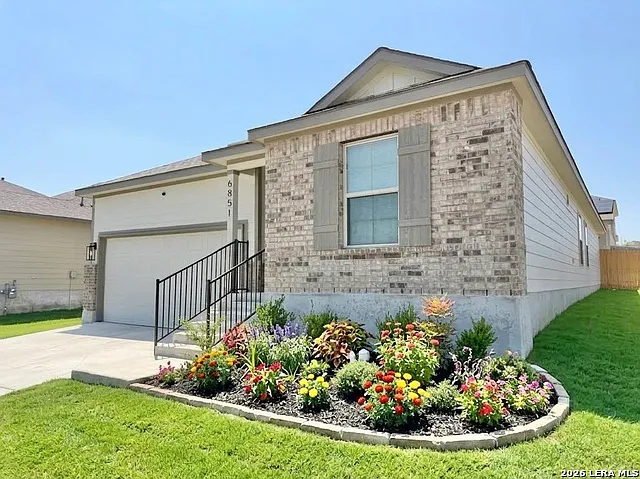 3 bed, 2.0 bath, 1602 sqft, $1,800 — Photo 3