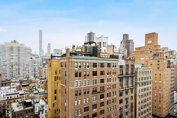 Rented by Sotheby's International Realty | media 37