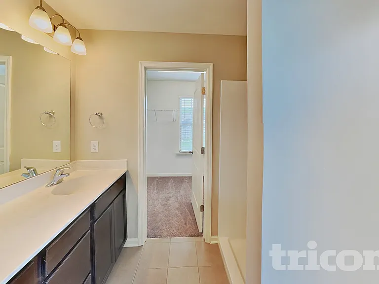 104 Yadkin St — Photo 9